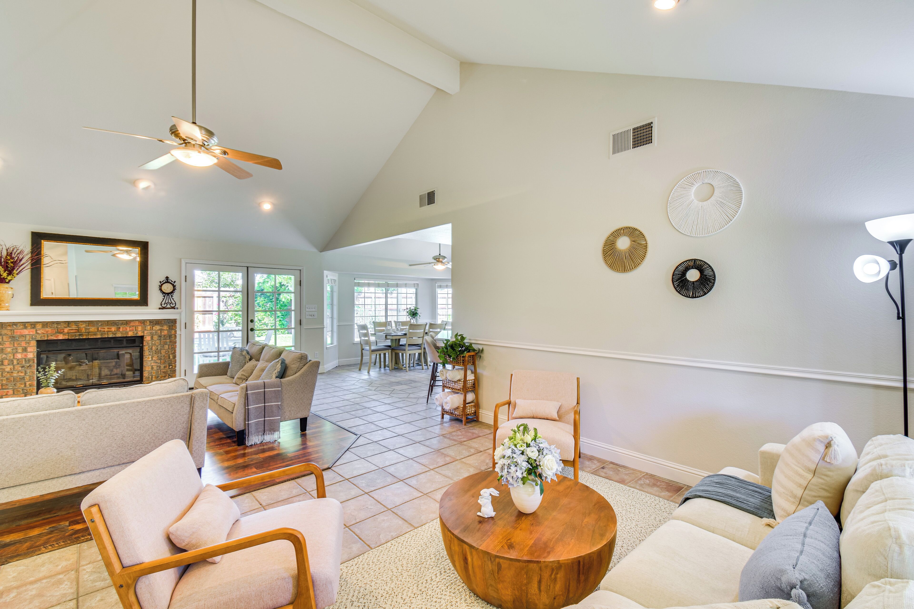 House (3 Bedrooms) | Interior