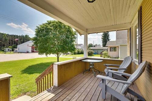 Rural Hixton Vacation Home: Gas Grill & Porch!
