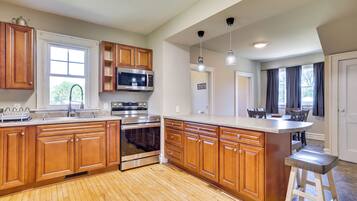 House (3 Bedrooms) | Interior