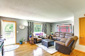 House (3 Bedrooms) | Interior