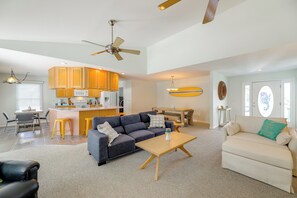 House (3 Bedrooms) | Interior - 2 Mi to Bethany Beach: Home w/ Furnished Deck (Ocean View)