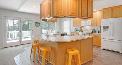 2 Mi to Bethany Beach: Home w/ Furnished Deck