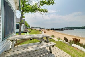 Interior - Beachside Cabin w/ Views on Les Cheneaux Islands (Cedarville)