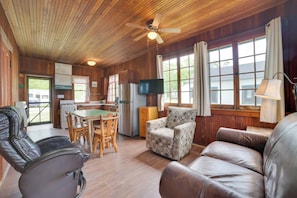 House (2 Bedrooms) | Interior
