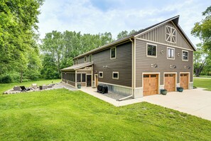 House (5 Bedrooms) | Interior - Luxe Barndominium Retreat Near Blue Spring Lake! (Palmyra)