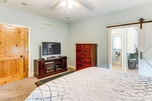 House (5 Bedrooms) | Interior