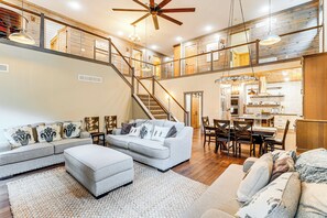 House (5 Bedrooms) | Interior