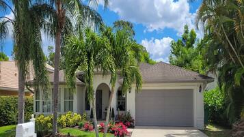 House (3 Bedrooms) | Front of property