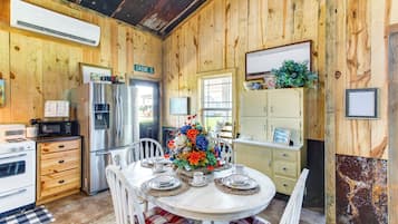 House (1 Bedroom) | Interior
