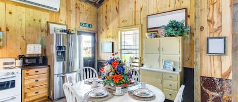 House (1 Bedroom) | Interior