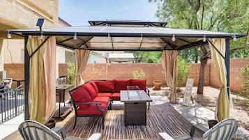 House (5 Bedrooms) | Outdoor dining