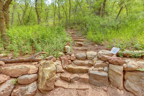 Hike On-site: Mountain-view Hideaway in Durango