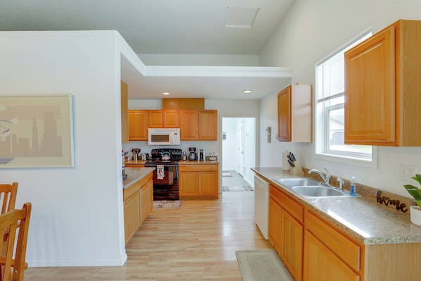 House (2 Bedrooms) | Interior