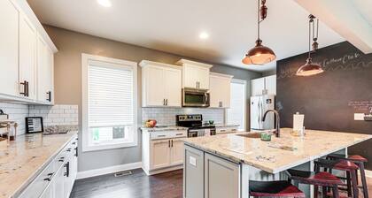 Pet-friendly Abode w/ Balcony in East Nashville!