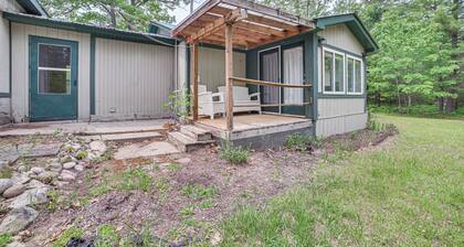 16 Mi to Clear Lake State Park: Secluded Cabin