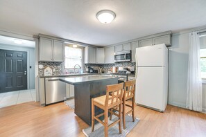 House (3 Bedrooms) | Interior