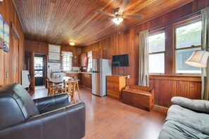 House (2 Bedrooms) | Interior