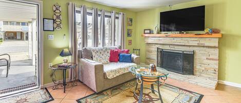 House (3 Bedrooms) | Front of property
