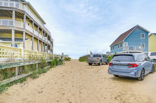 < 1/2 Mi to Beach Access + Pier: OBX Getaway