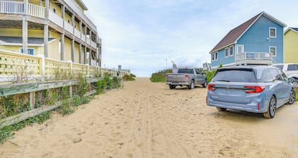 < 1/2 Mi to Beach Access + Pier: OBX Getaway