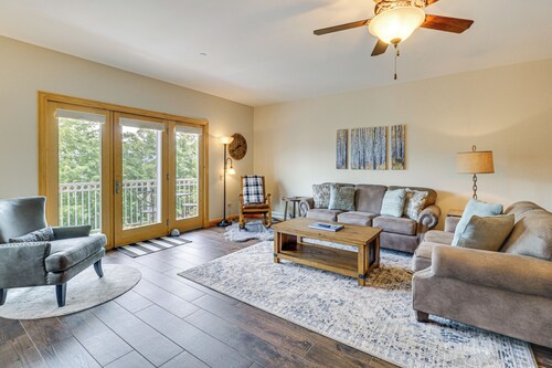 2 Mi to Angel Fire Resort: Luxury Condo w/ Balcony