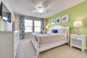 Interior - 4 Mi to Wdw: Sleek Townhome w/ Community Pool! (Kissimmee)