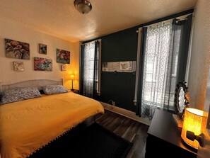 2 chambres, fer et planche à repasser, Wi-Fi, draps fournis