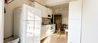 2BR, Canyon Views • WiFi • Parking • Near CSU & Hospitals, BART & Trails.