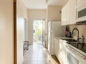 Micro-ondes, four, plaque de cuisson, lave-vaisselle