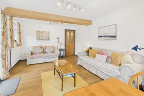 Apartment | 2 bedrooms - Host Stay Look Flat (Scarborough)