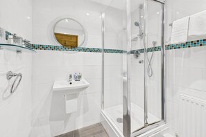 Maison, accessible aux personnes à mobilité réduite | 4 chambres, bureau