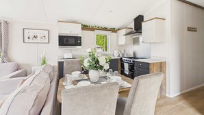 House | 2 bedrooms - Host Stay Stork Lodge (Coalville)