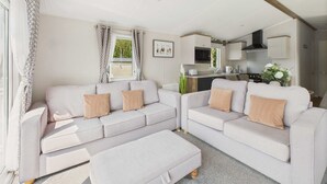 House | 2 bedrooms - Host Stay Stork Lodge (Coalville)