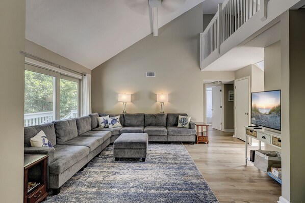 Smart TV - Sunset Rentals | 8 Rice Lane | Dog Friendly (Hilton Head Island)