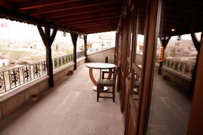 Free daily continental breakfast - Chardonnay Suites (Nevşehir)
