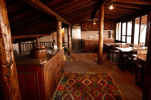 Free daily continental breakfast - Chardonnay Suites (Nevşehir)