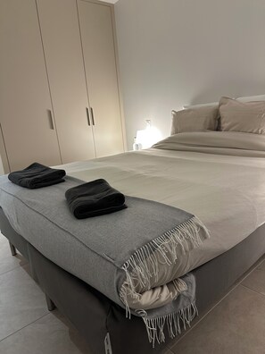 3 chambres, fer et planche à repasser, Wi-Fi, literie fournie