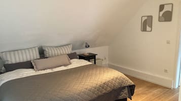 2 Schlafzimmer, Schreibtisch, kostenloses WLAN, Bettwäsche