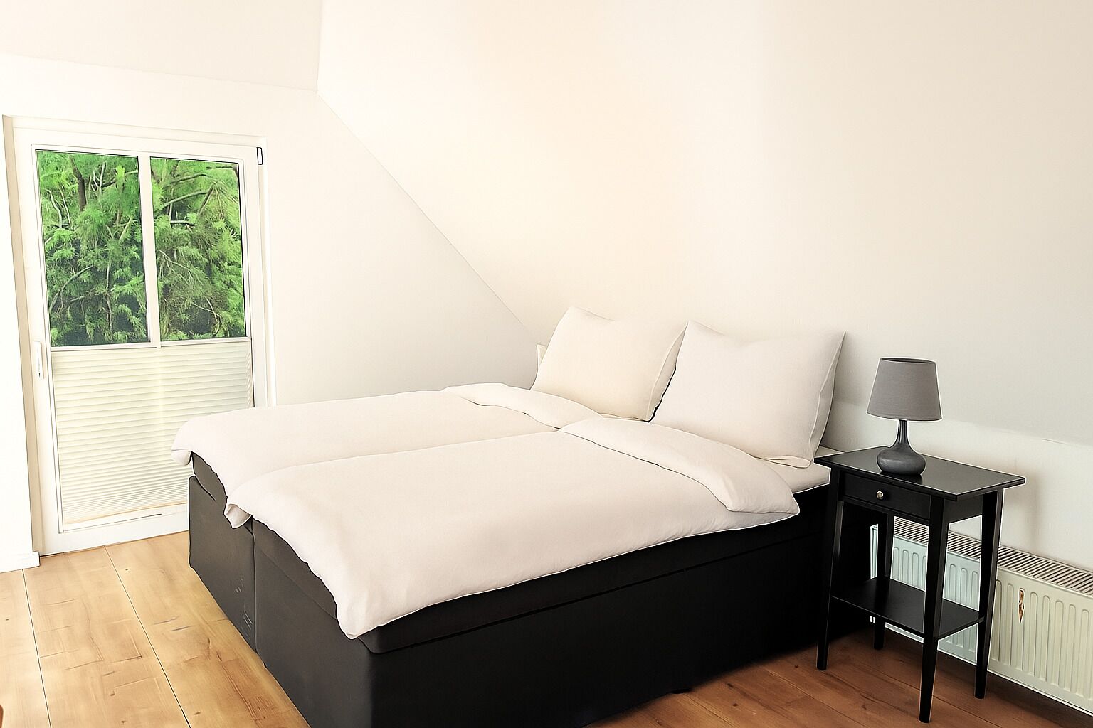 2 bedrooms, bed sheets