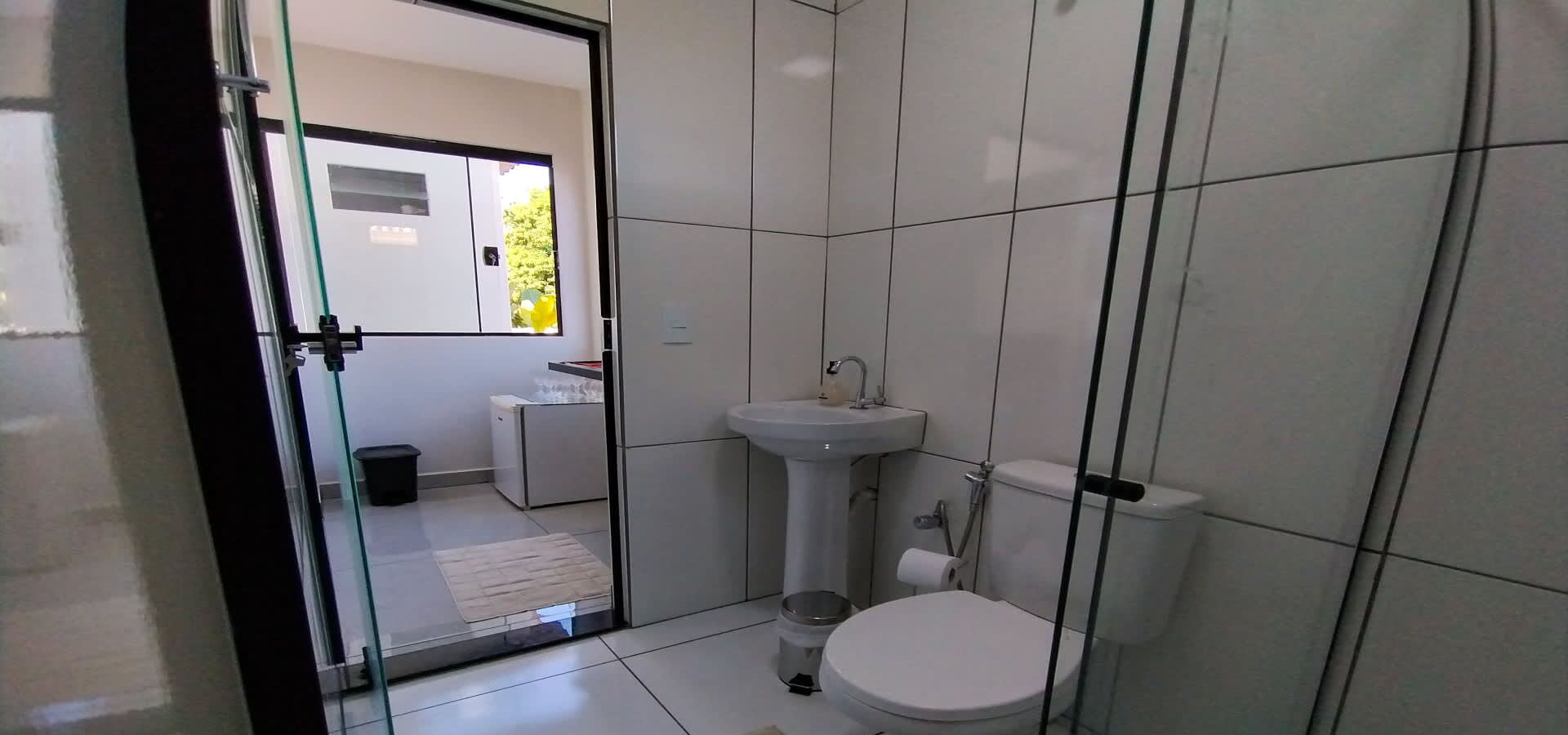 Een douche, handdoeken