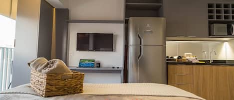 1 bedroom, desk, WiFi, bed sheets