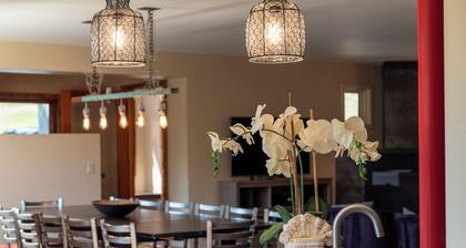 Winter Park Ski Haus, slopeside, hot tub, sleeps 19