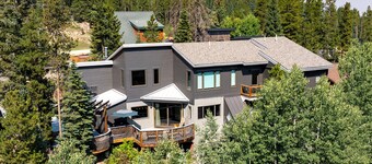 Winter Park Ski Haus, slopeside hot tub, sleeps 19