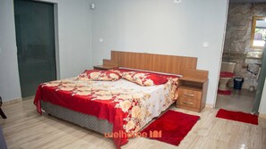 3 bedrooms, iron/ironing board, WiFi