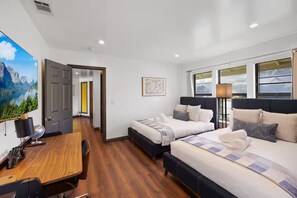3 bedrooms, iron/ironing board, bed sheets