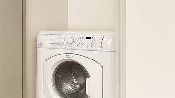 Premium-Apartment, Blick auf den Innenhof | Badezimmer