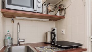 Private kitchen - Écouffes | Cosy studio in the heart of the Marais (Paris)