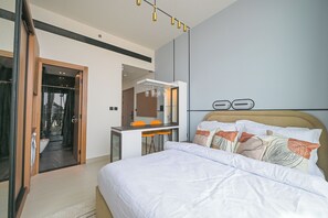 1 Schlafzimmer, Zimmersafe, Schreibtisch, Bügeleisen/Bügelbrett