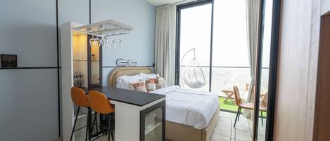 1 bedroom, in-room safe, desk, iron/ironing board