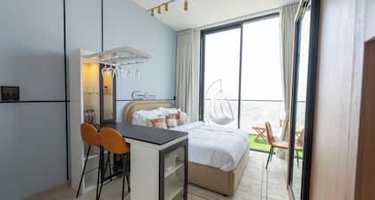 Romantic Studio with JVC Views